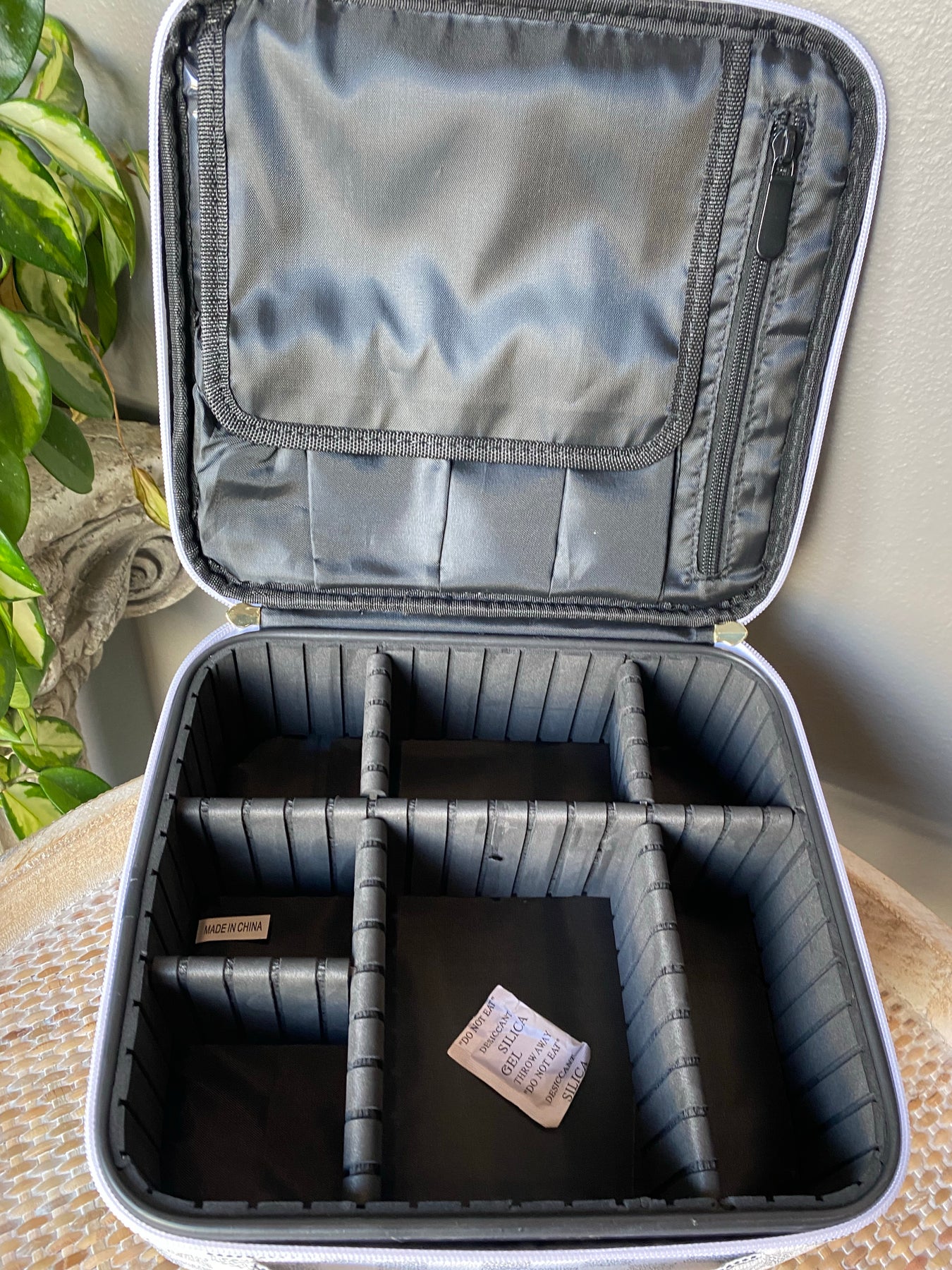 BIVIZKU Large Portable Makeup Bag Travel white beige-checkered
